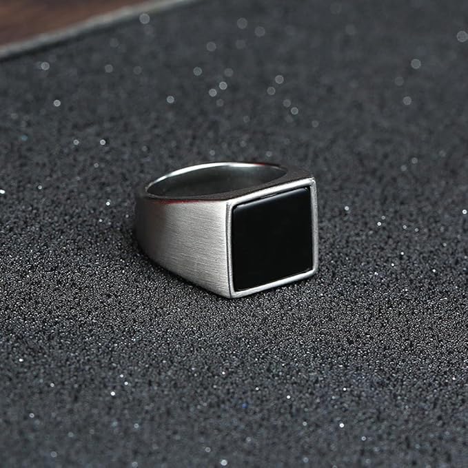 Vnox Stylish Signet Ring – A Bold Statement of Power & Elegance